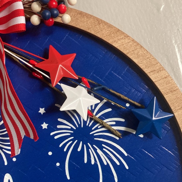 NWT- Round Wooden- Blue Wicker- WELCOME Patriotic Decoration Sign 🇺🇸🎇⭐️ - Picture 11 of 17